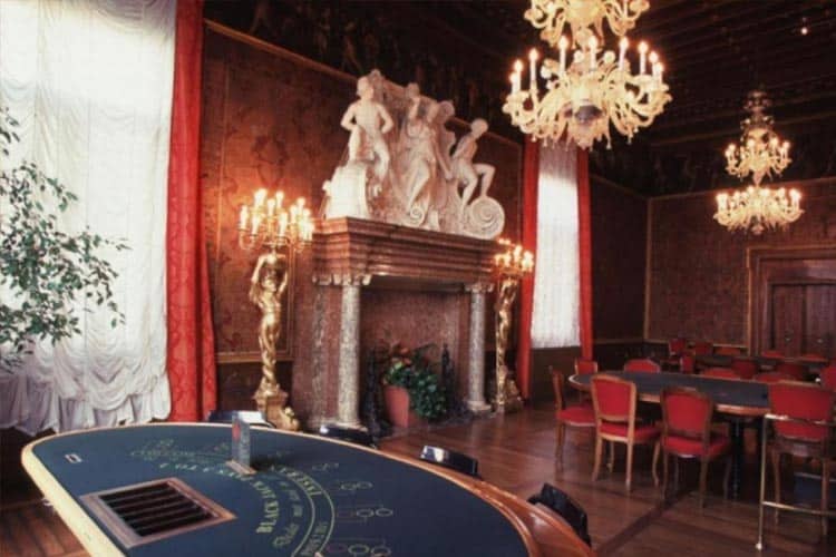 Ca' Vendramin Calergi: Istana Megah di Tepi Grand Canal